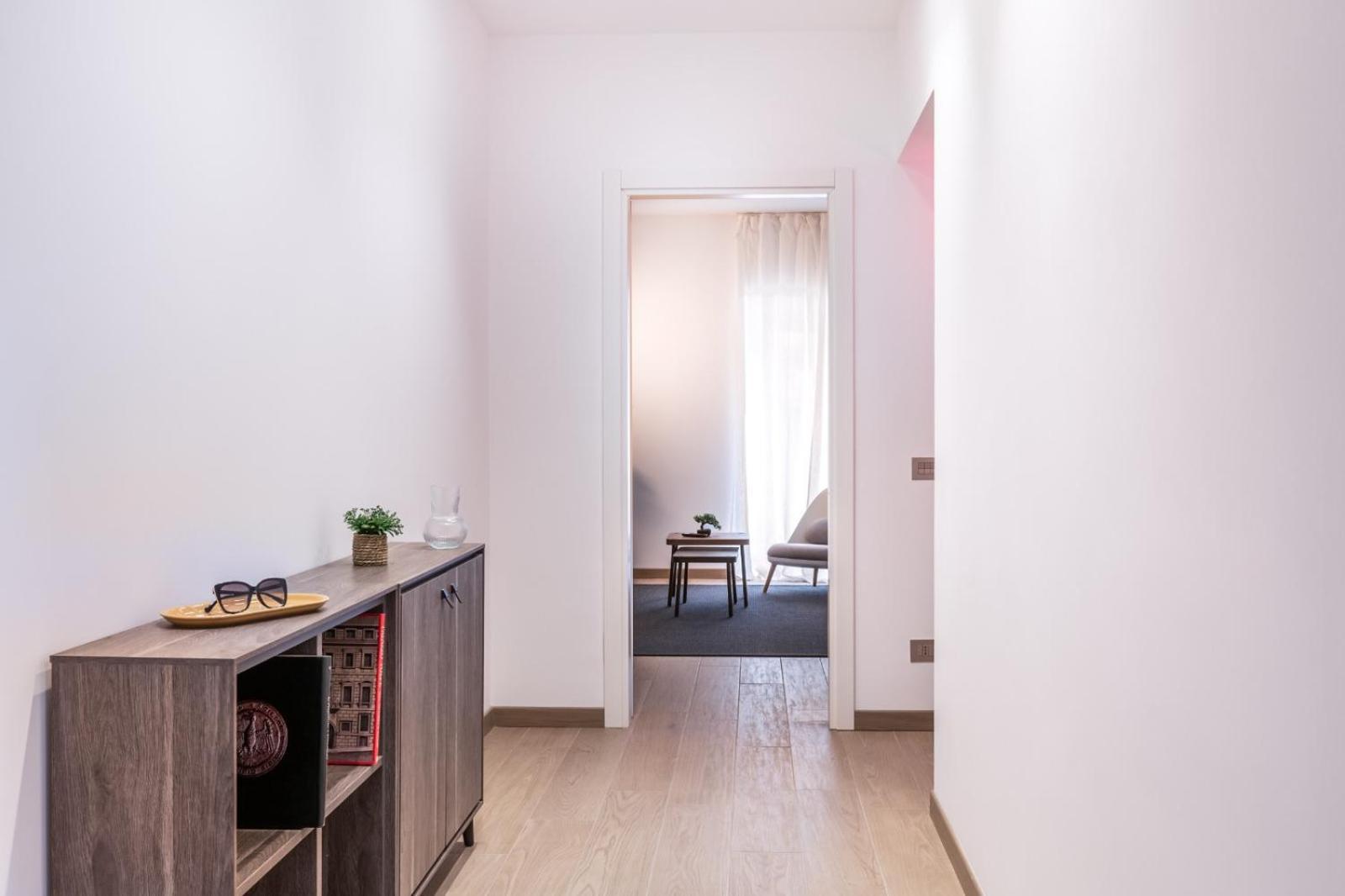 Exclusive In The Centre Of 203 Apartment *